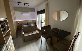 Tela de cinema e vaga! Studio novo prox. Paulista